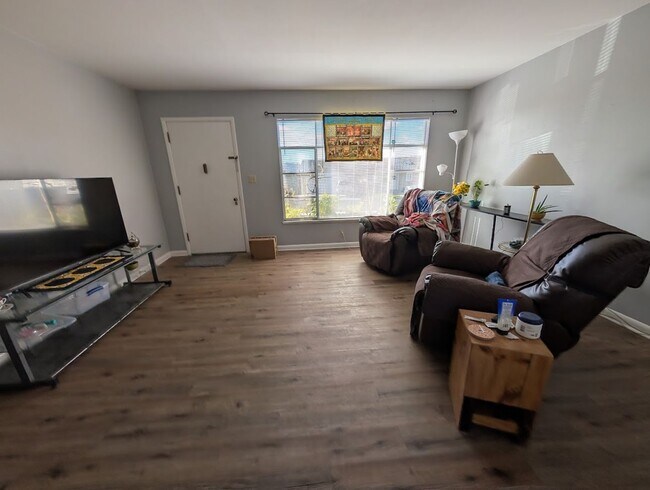 Building Photo - KF2