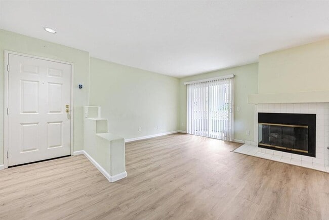 Building Photo - Remodeled 2BD Condo in the Heart of Old Poway