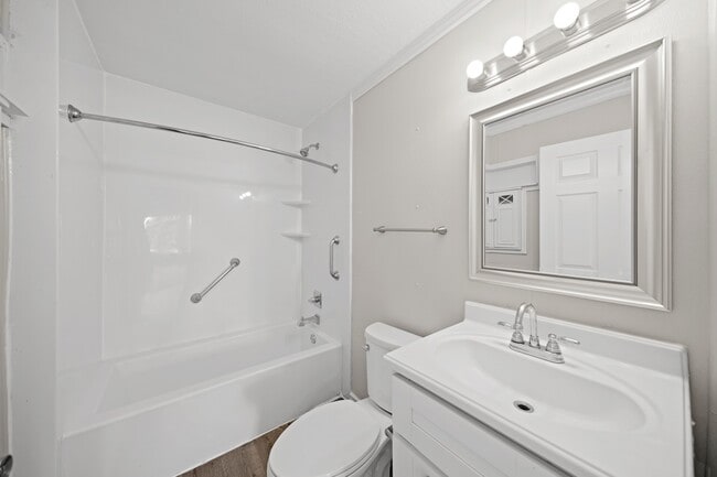 Building Photo - 904 Stubbs St