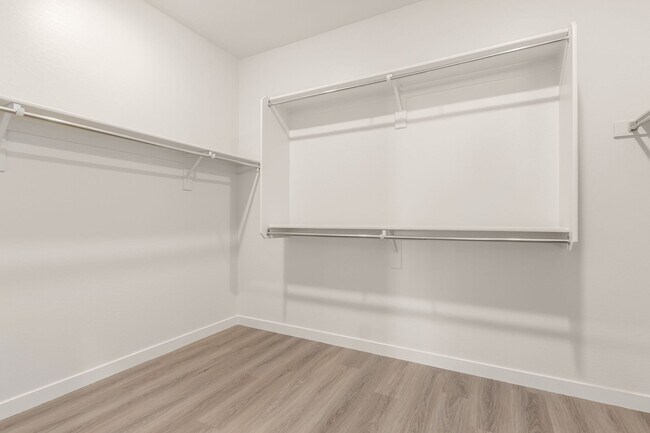 Building Photo - BEAUTIFUL PHOENIX HOME IN GATED COMMUNITY!