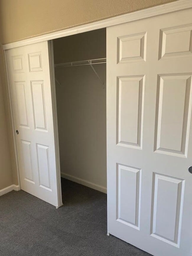 Building Photo - Condo in Reno Available for Rent
