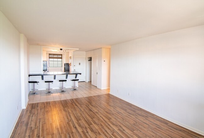Building Photo - 91 Strawberry Hill Ave