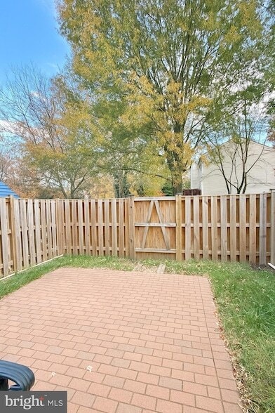 Building Photo - 5314 Larochelle Dr