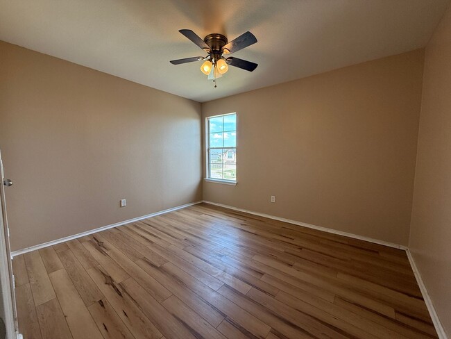 Building Photo - 5600 Lions Gate Ln