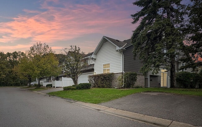 Building Photo - 8349 Kimball Dr