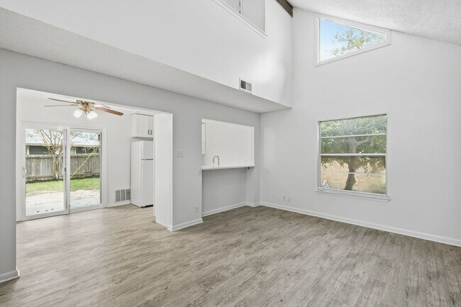 Building Photo - 2711 St Edwards Cir