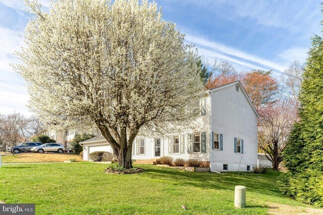 Building Photo - 6302 Shiplett Blvd