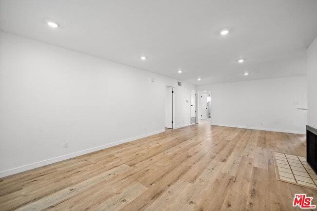 Building Photo - 1650 S Bentley Ave