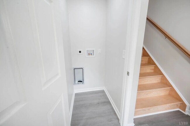 Building Photo - 2410 Poplar St