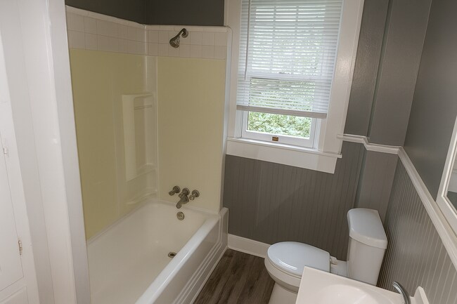 Building Photo - 952 Curry Pl