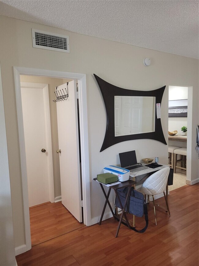 Building Photo - 1980 S Ocean Dr