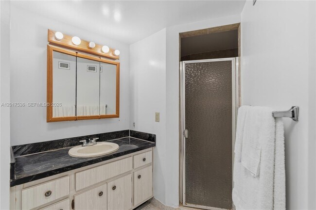 Building Photo - 1351 NE Miami Gardens Dr
