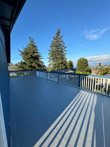 Building Photo - 5635 N 49th St
