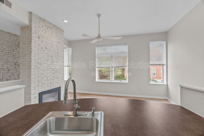 Building Photo - 2221-2223  Rutger Street