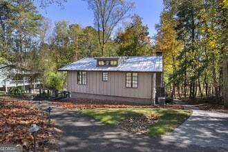 Building Photo - 8885 Bay Dr