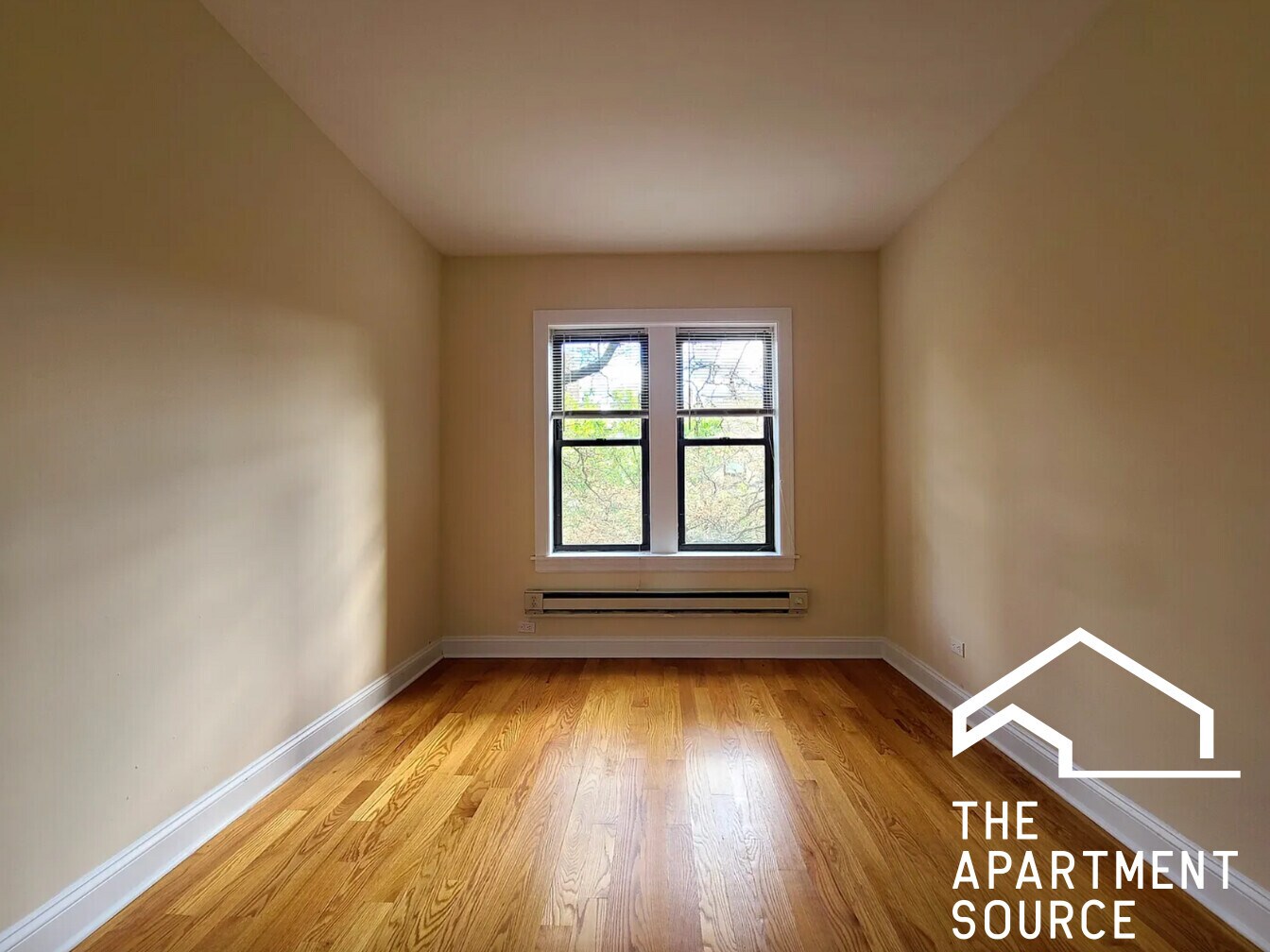 Building Photo - 3723 N Pine Grove Ave