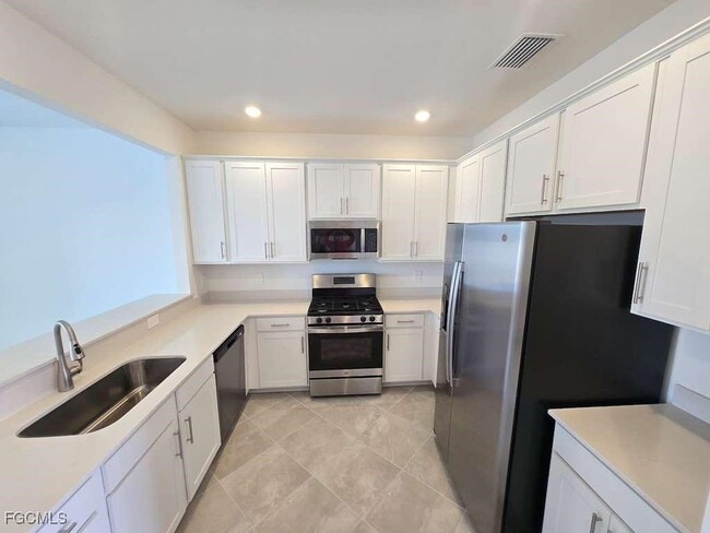 Building Photo - 14947 White Pearl Rd