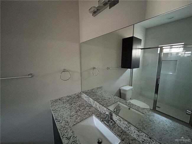 Building Photo - 16 Swallow Ave