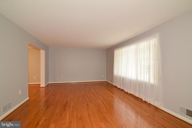 Building Photo - 1317 Forestwood Dr