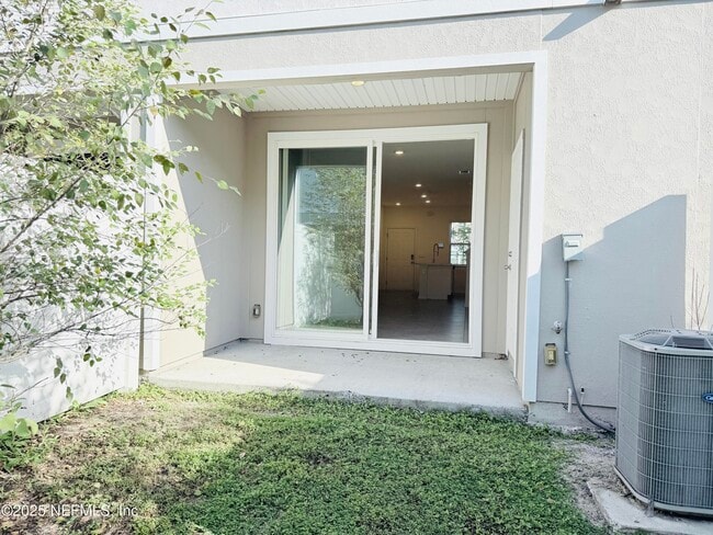 Building Photo - 8334 Zenith Cir