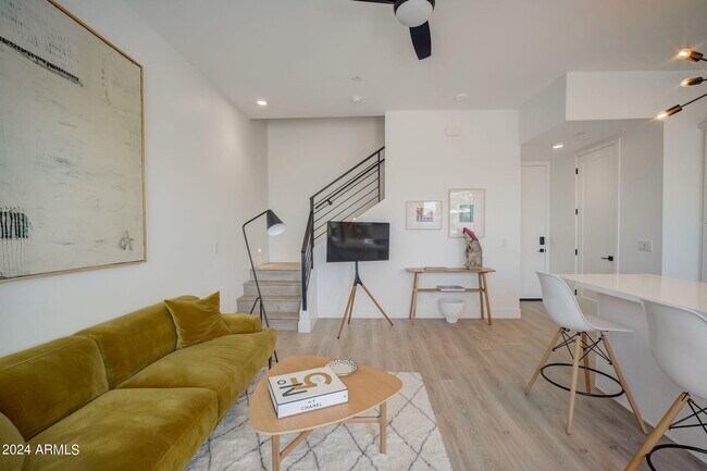 Building Photo - 777 W Coolidge St