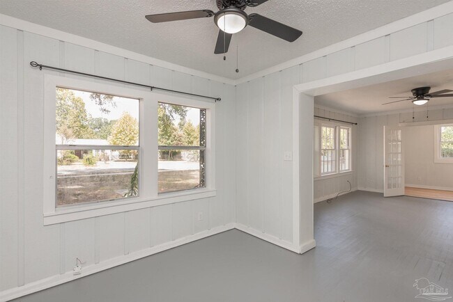 Building Photo - 1217 Poppy Ave