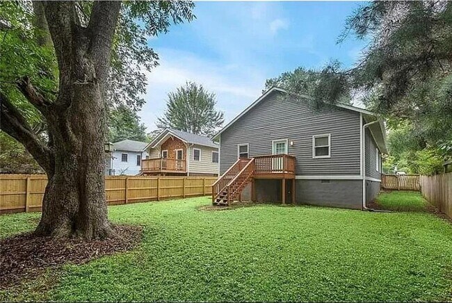 Building Photo - 1450 Graham St SW