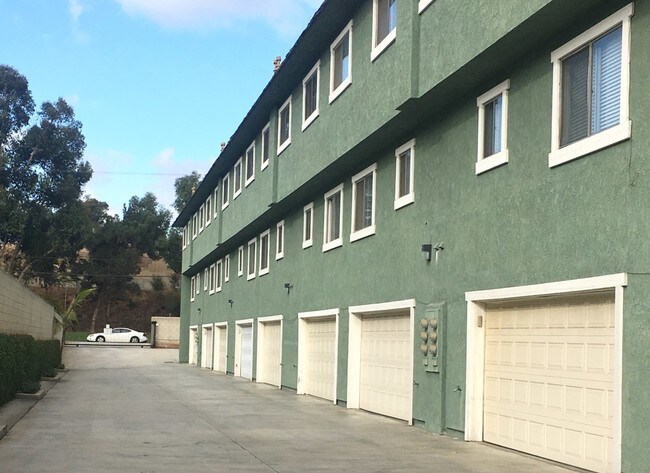 Building Photo - 9218 Palm St