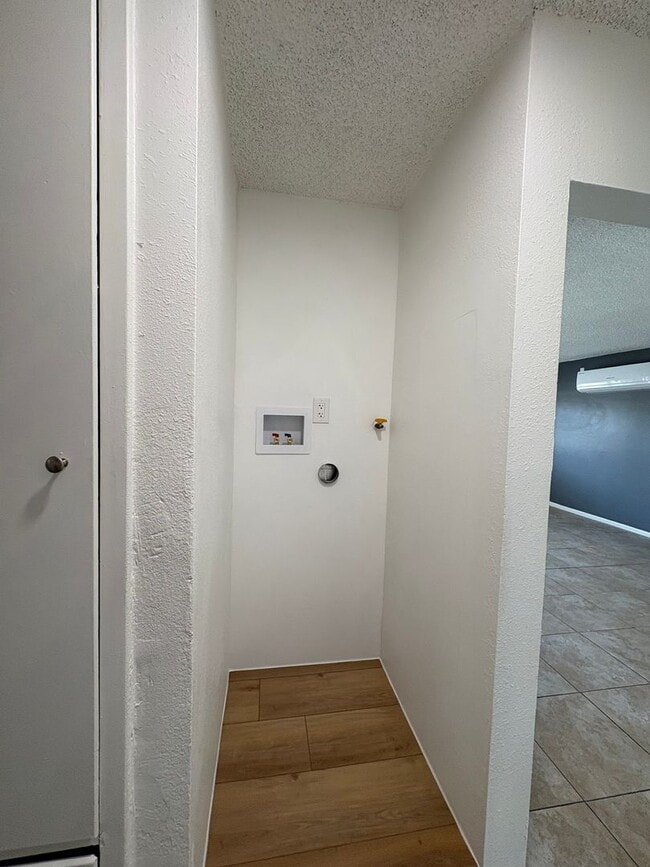 Building Photo - Charming Remodeled 3-Bedroom, 2-Bath in Po...