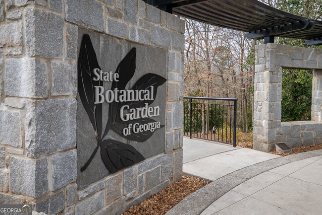 Building Photo - 175 Habersham Way