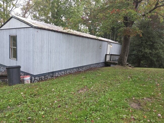 Primary Photo - 170 Chapel Rd