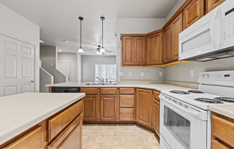 Building Photo - 767 Moss Dr