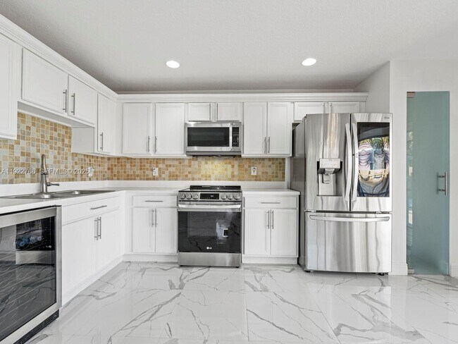 Building Photo - 16544 SW 68th Terrace