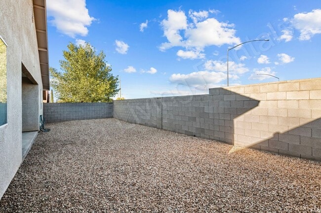 Building Photo - PERFECT CUL-DE-SAC HOME