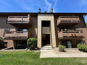 Building Photo - Location! Location! 2-bed 2-bath condo ove...