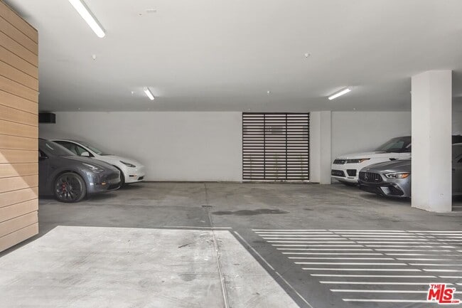 Building Photo - 1236 N Spaulding Ave