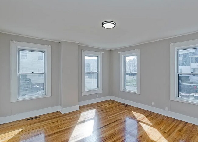 Building Photo - 13 Hampden St