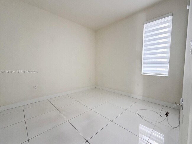 Building Photo - 10220 NW 63rd Terrace