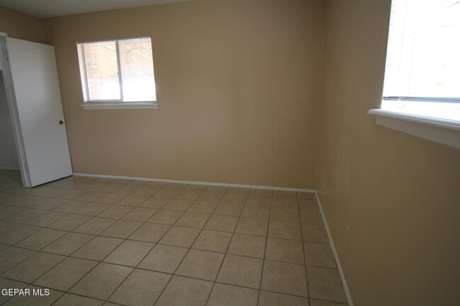 Building Photo - 3406 Moonlight Ave