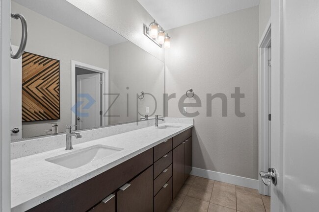 Building Photo - 285 Bear Creek Dr