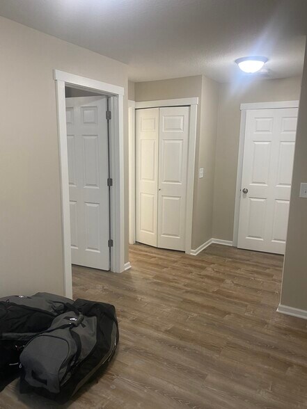 Building Photo - 15468 Pennock Ln