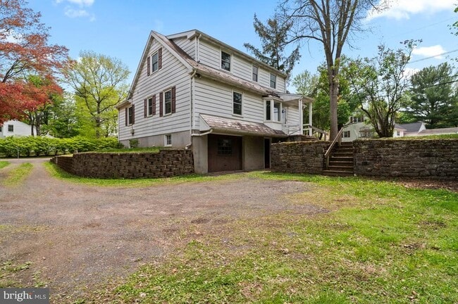Building Photo - 170 Iron Hill Rd