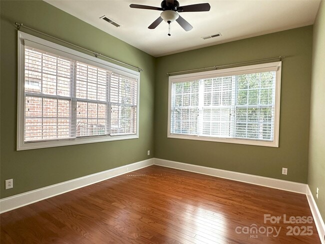 Building Photo - 4934 Mesa Verde Rd
