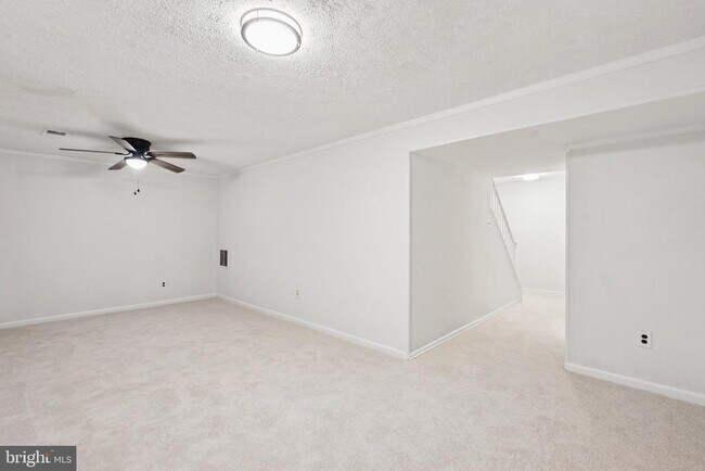 Building Photo - 5450 Lighthouse Ln