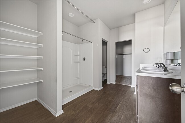 Building Photo - 14432 Sugar Pines Dr