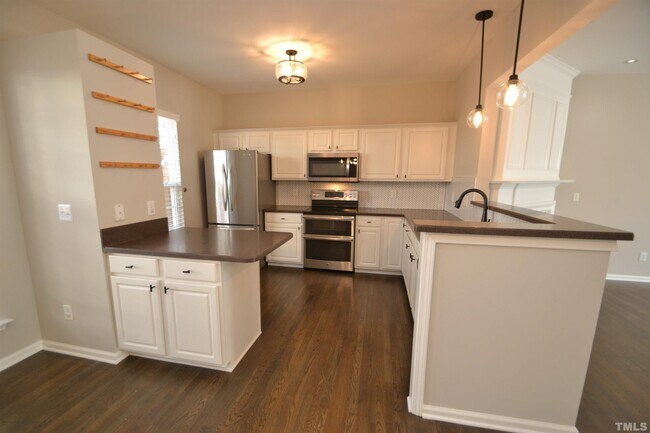 Building Photo - 701 Sutter Gate Ln