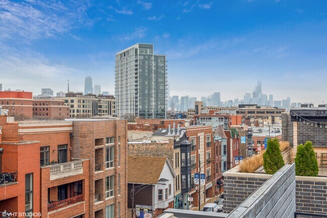 Building Photo - 2516 N Halsted St