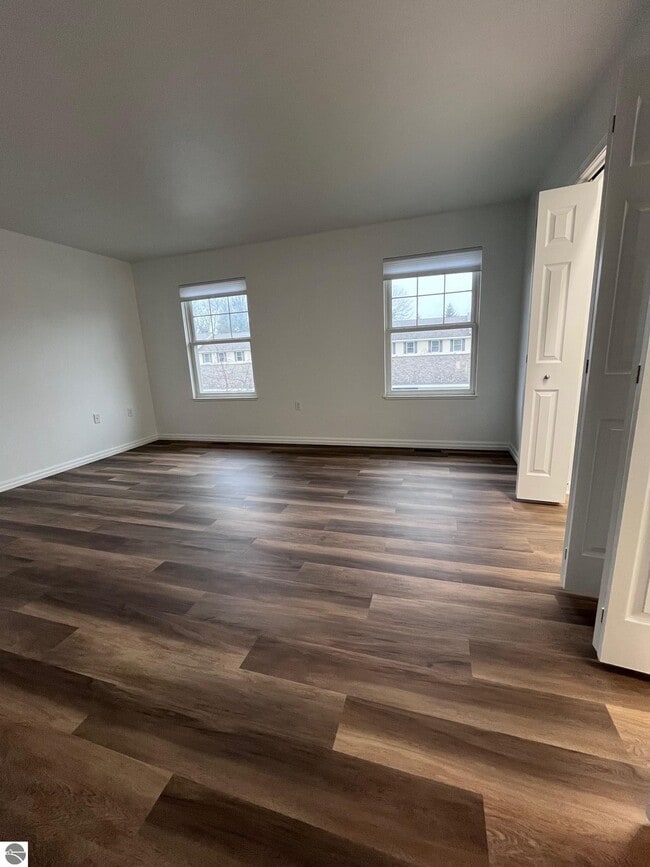 Building Photo - 1495 Newport St