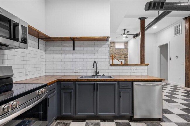 Building Photo - 360 Ponce De Leon Ave NE