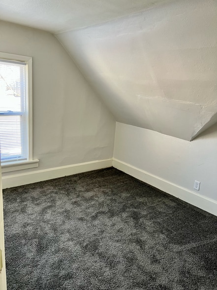 Building Photo - 811 Hagerer St